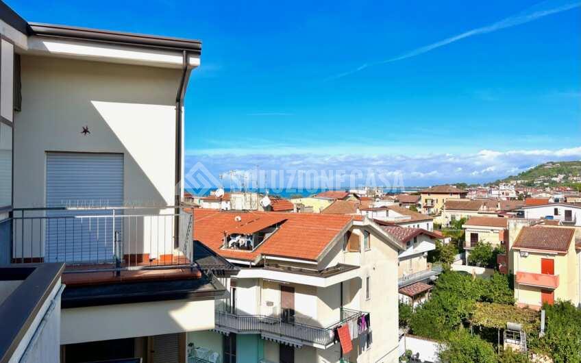 SC1313 Attico con terrazza vista mare sul lungomare di Agropoli, Via O.Bonora