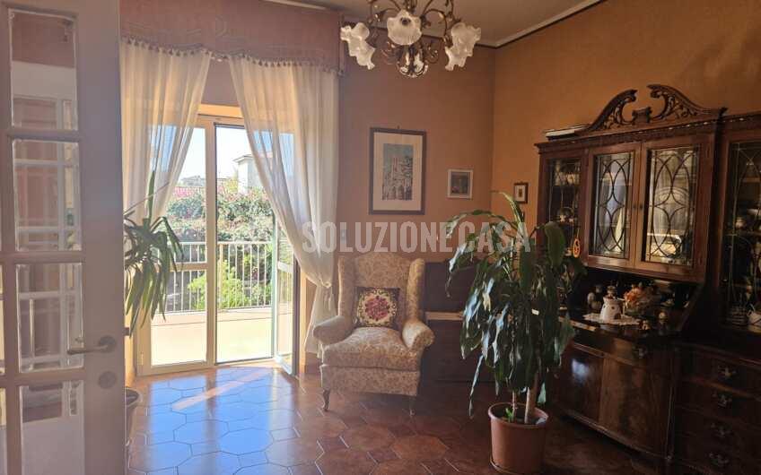 SCD1382 Immobile storico con terrazzo e giardino al centro di Sapri Golfo di Policastro