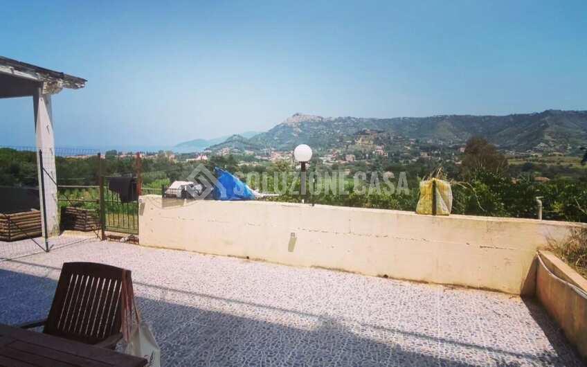 SC1310 Appartamento con terrazzo e giardino vista mare a San Marco di Castellabate