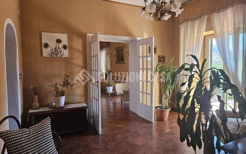 SCD1382 Immobile storico con terrazzo e giardino al centro di Sapri Golfo di Policastro