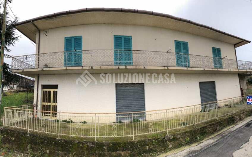 SC1311 Villa vista mare con giardino tra Castellabate e Perdifumo in  c.da Noce Alta