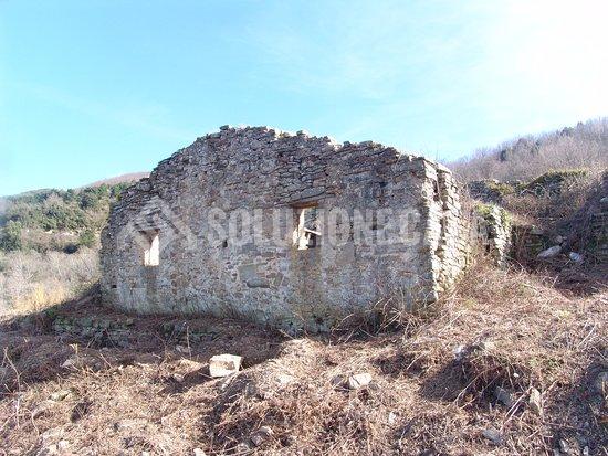 SC1318 Casale in pietra con terreno e vista mare in località Sant’Arcangelo a Perdifumo
