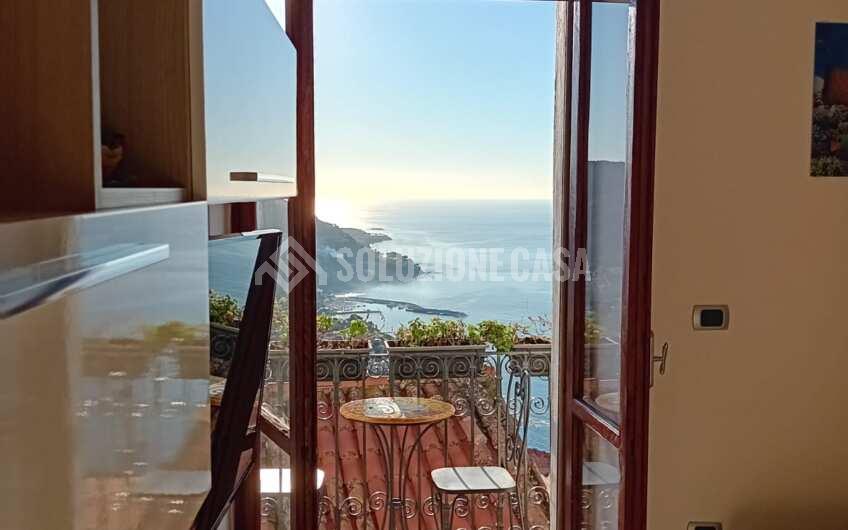 SC1321 Appartamento stupenda vista mare nel borgo medievale di Castellabate