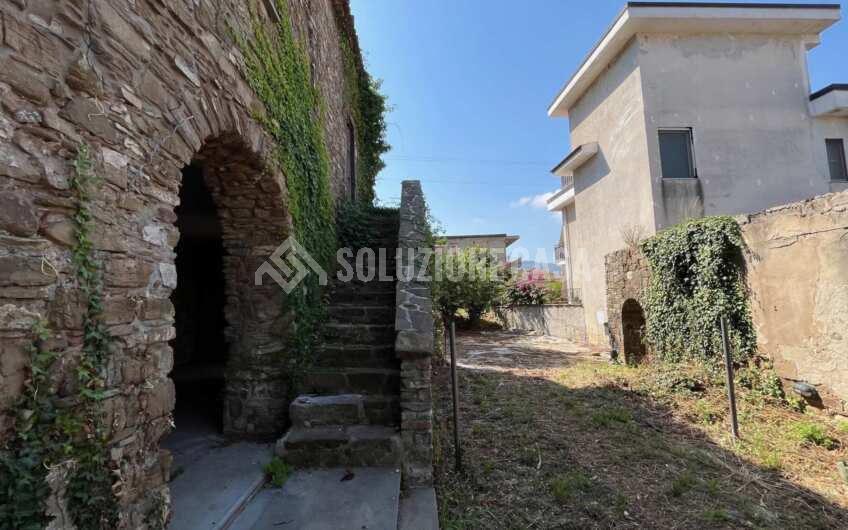 SC1326 Antico Palazzo in pietra in vendita ad Agropoli