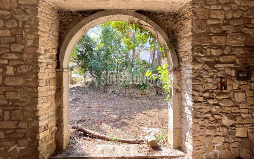 SC1326 Antico Palazzo in pietra in vendita ad Agropoli