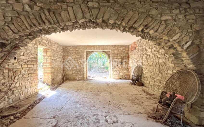 SC1326 Antico Palazzo in pietra in vendita ad Agropoli