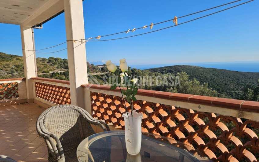 SCD1325 Villa con stupenda vista mare immersa nel verde a  Lentiscosa di Camerota