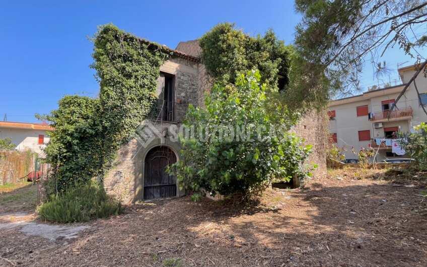 SC1326 Antico Palazzo in pietra in vendita ad Agropoli