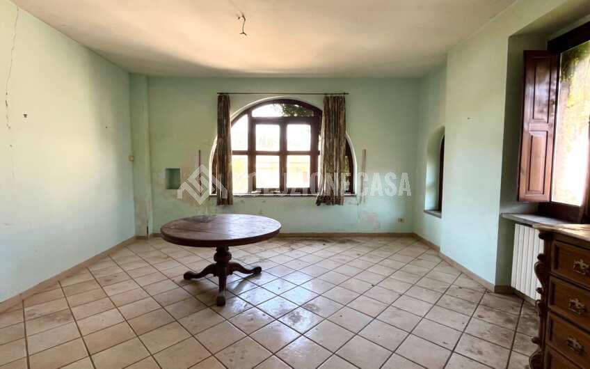 SC1326 Antico Palazzo in pietra in vendita ad Agropoli