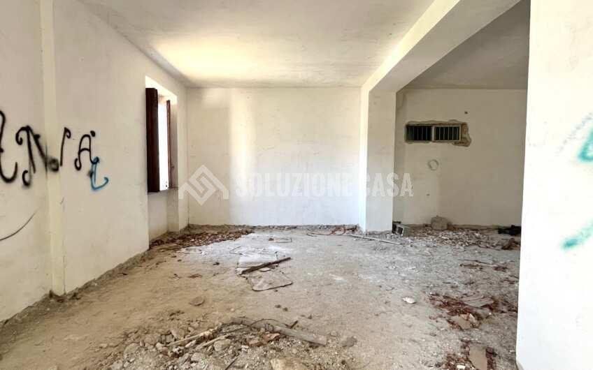 SC1326 Antico Palazzo in pietra in vendita ad Agropoli