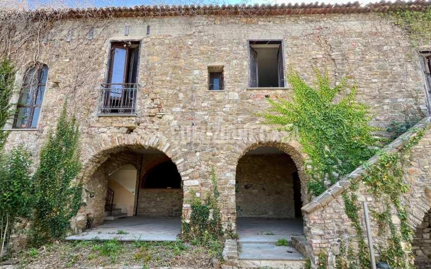 SC1326 Antico Palazzo in pietra in vendita ad Agropoli