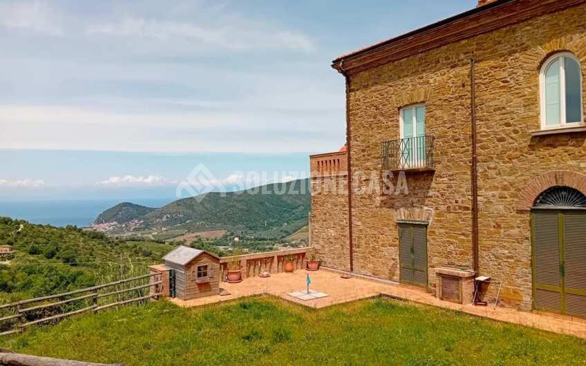 SC1338 Appartamento con giardino in casale in pietra vista mare a Castellabate