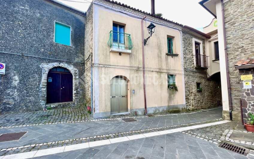 SC1337 Terracielo vista mare con ingresso indipendente e giardino nel centro di Prignano Cilento.