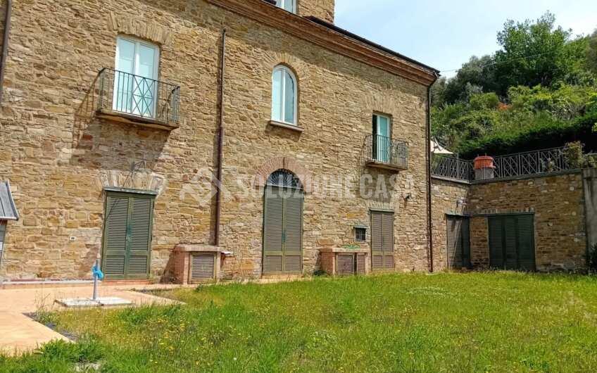 SC1338 Appartamento con giardino in casale in pietra vista mare a Castellabate