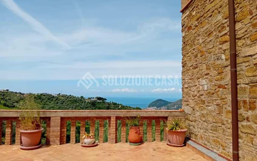 SC1338 Appartamento con giardino in casale in pietra vista mare a Castellabate