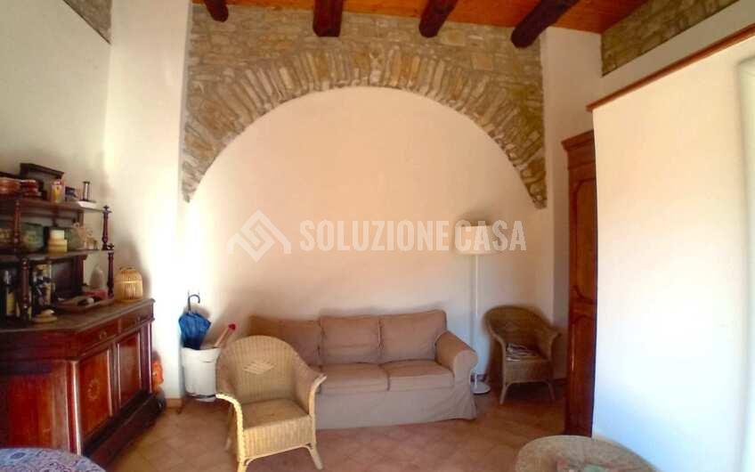 SC1338 Appartamento con giardino in casale in pietra vista mare a Castellabate