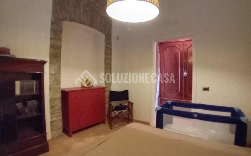 SC1338 Appartamento con giardino in casale in pietra vista mare a Castellabate