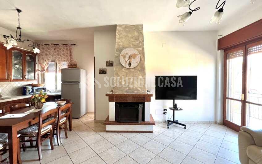 SC1333 Ampio appartamento con posto auto in vendita alla Licinella-Torre di Paestum