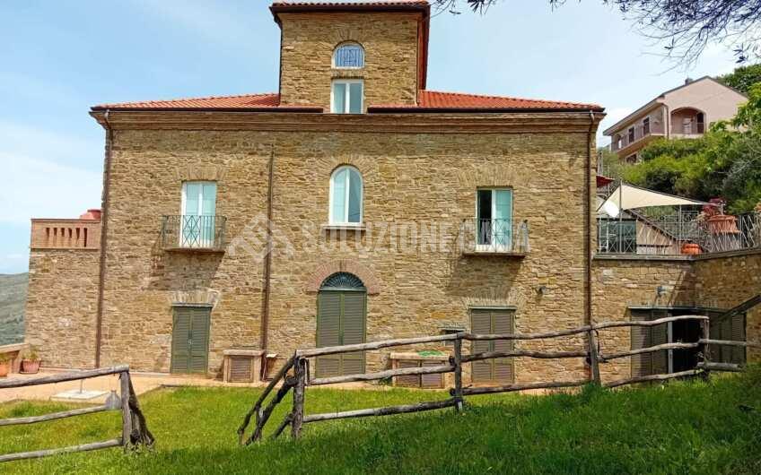 SC1338 Appartamento con giardino in casale in pietra vista mare a Castellabate