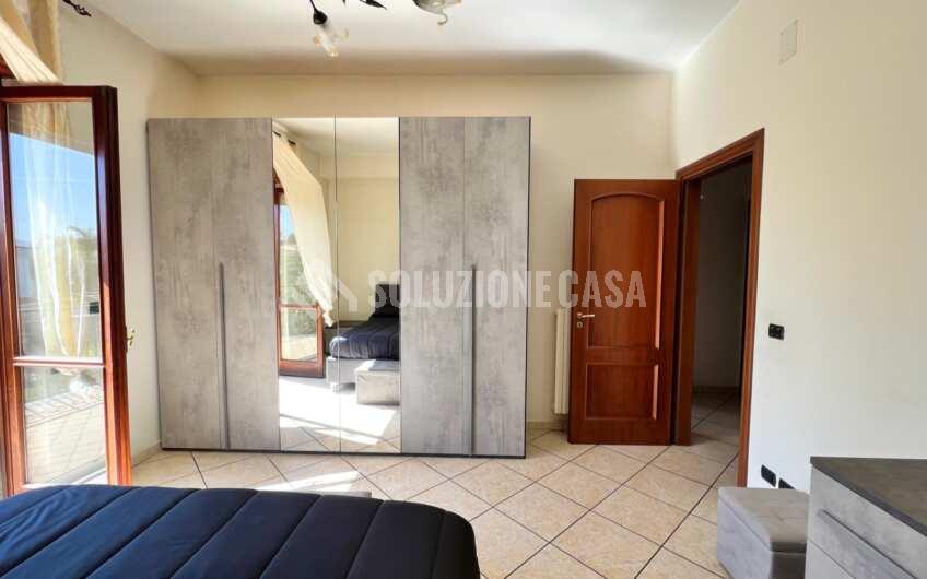 SC1333 Ampio appartamento con posto auto in vendita alla Licinella-Torre di Paestum