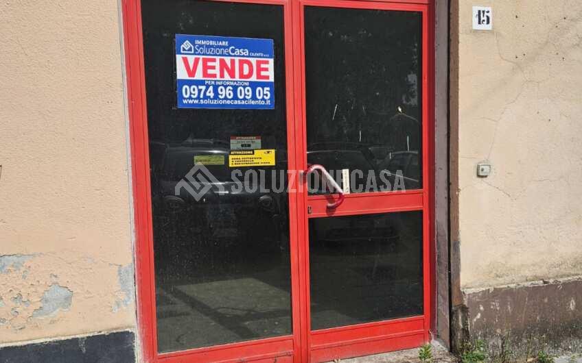 SCD1342 Locale commerciale fronte strada a Sapri zona stazione