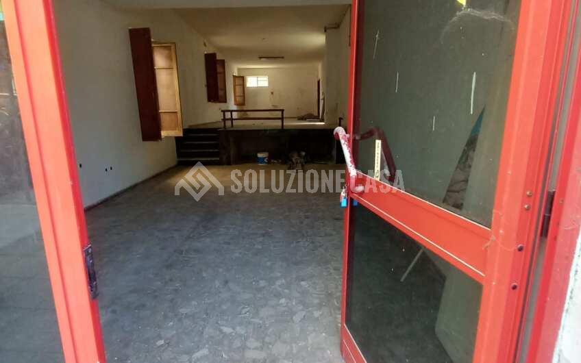 SCD1342 Locale commerciale fronte strada a Sapri zona stazione