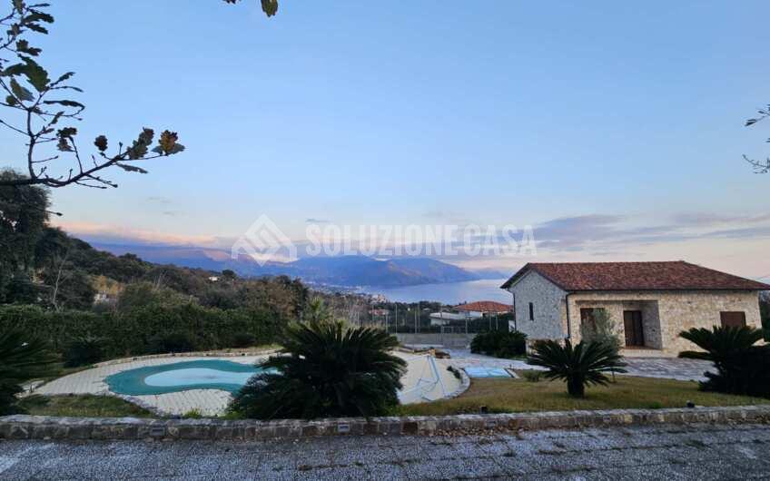 SCD1359 Villa in pietra vista mare con piscina e giardino a Torre Normanna di Ispani