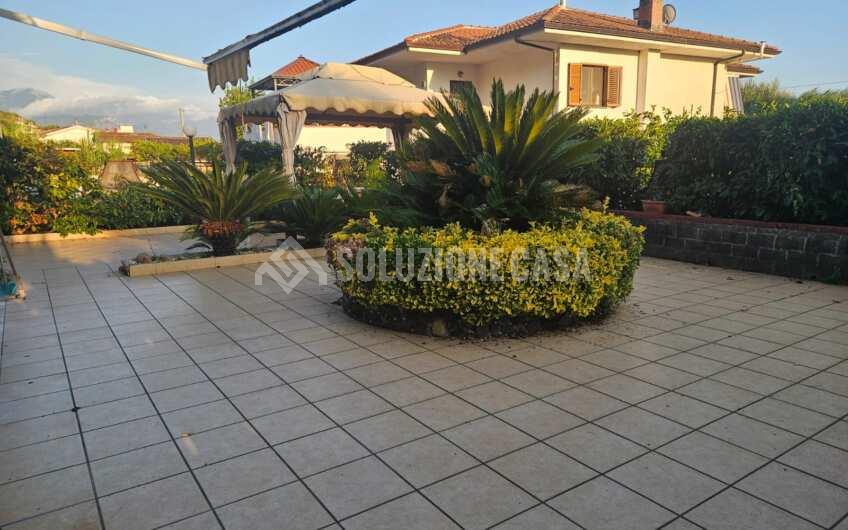 SCD1360 Appartamento con giardino vicino al mare a Capitello Golfo di Policastro