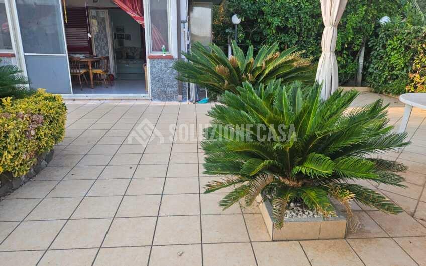 SCD1360 Appartamento con giardino vicino al mare a Capitello Golfo di Policastro