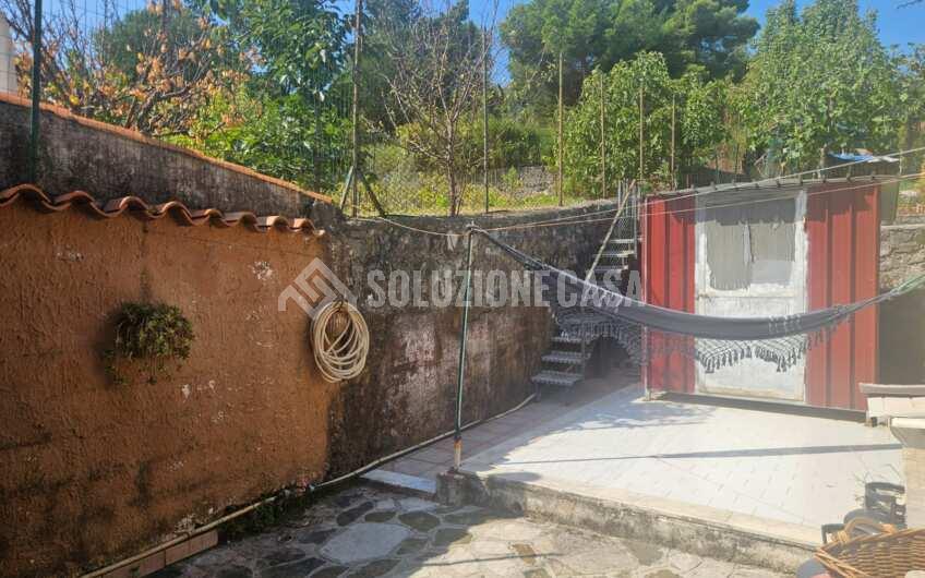 SCD1367 Villetta a schiera con giardino e vista mare a Scario