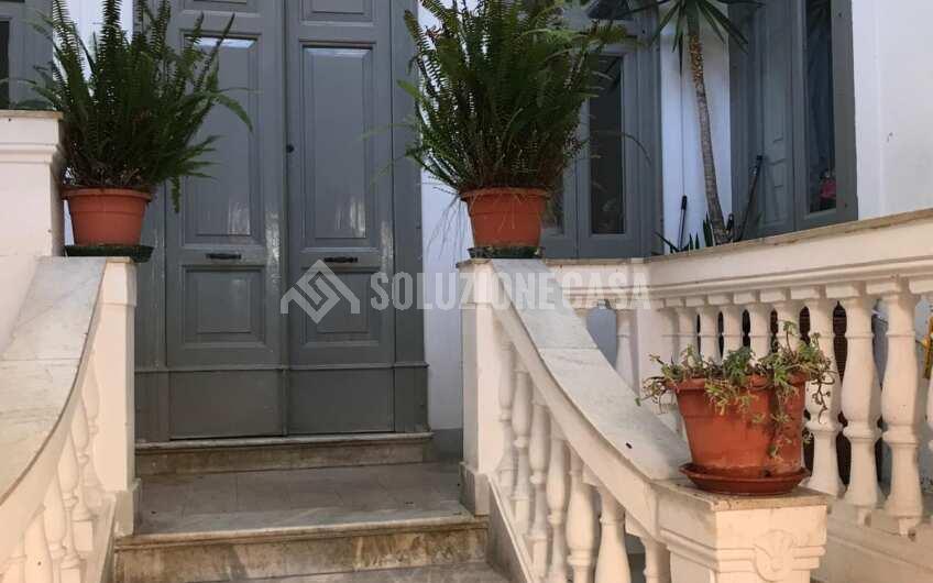 SCD1374 Palazzo storico con giardino e vista mare a Vibonati