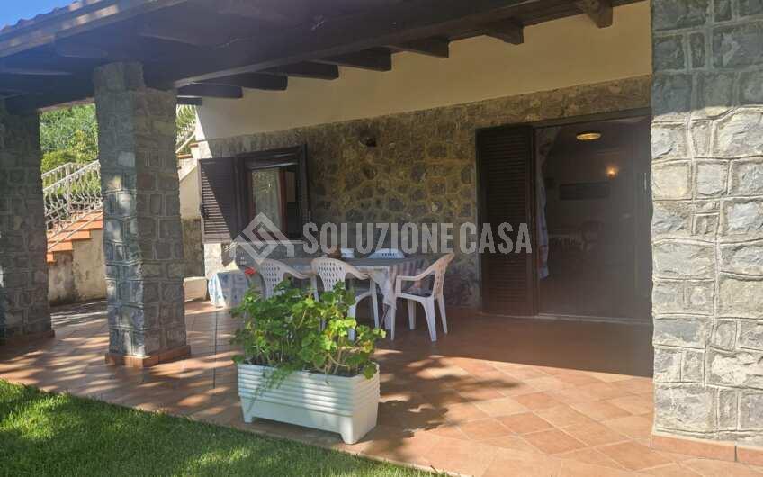 SCD1376 Stupenda villa in pietra con ampio giardino a Scario
