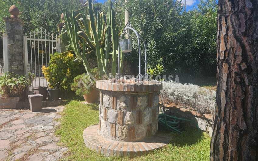 SCD1376 Stupenda villa in pietra con ampio giardino a Scario
