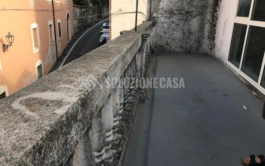 SCD1374 Palazzo storico con giardino e vista mare a Vibonati