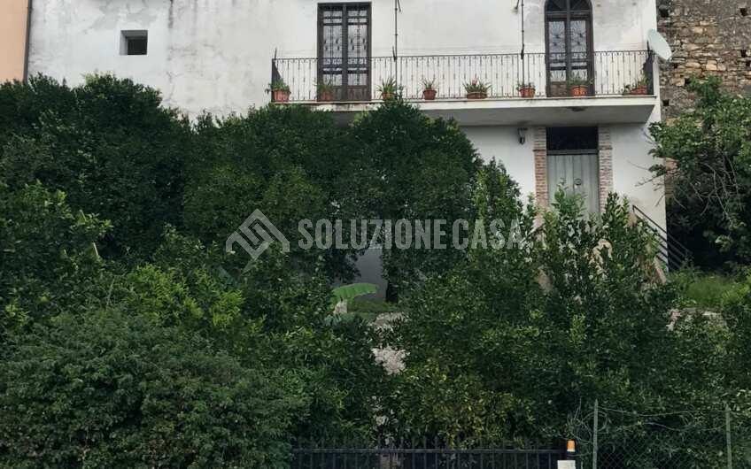 SCD1374 Palazzo storico con giardino e vista mare a Vibonati