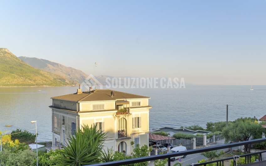 SCD1372 Appartamento al mare con giardino a Villammare Golfo di Policastro