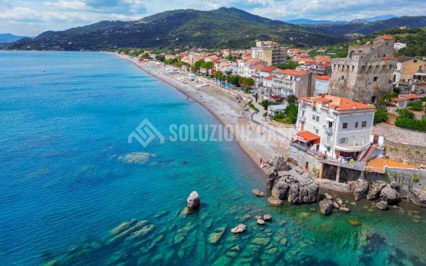 SCD1372 Appartamento al mare con giardino a Villammare Golfo di Policastro