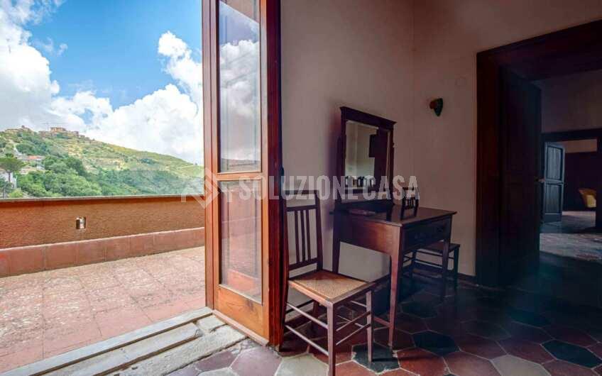 SC1382 Ancient Historical house in the very heart of Cilento