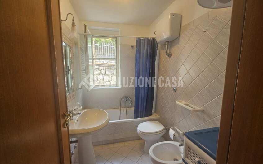 SCD1376/a Appartamenti con giardino in una stupenda villa a Scario