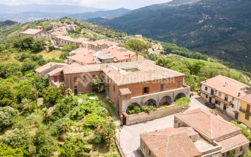 SC1382 Ancient Historical house in the very heart of Cilento