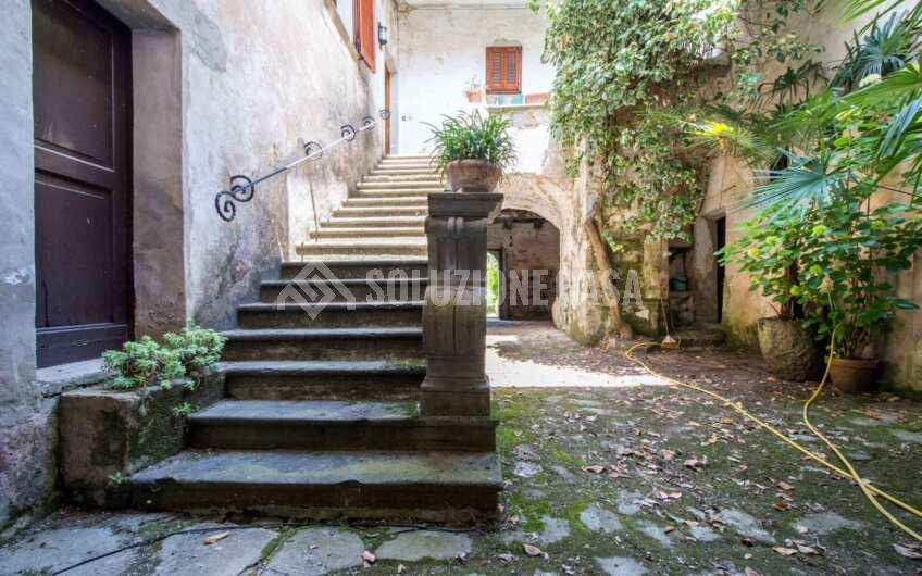 SC1382 Ancient Historical house in the very heart of Cilento
