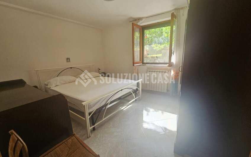 SCD1376/a Appartamenti con giardino in una stupenda villa a Scario