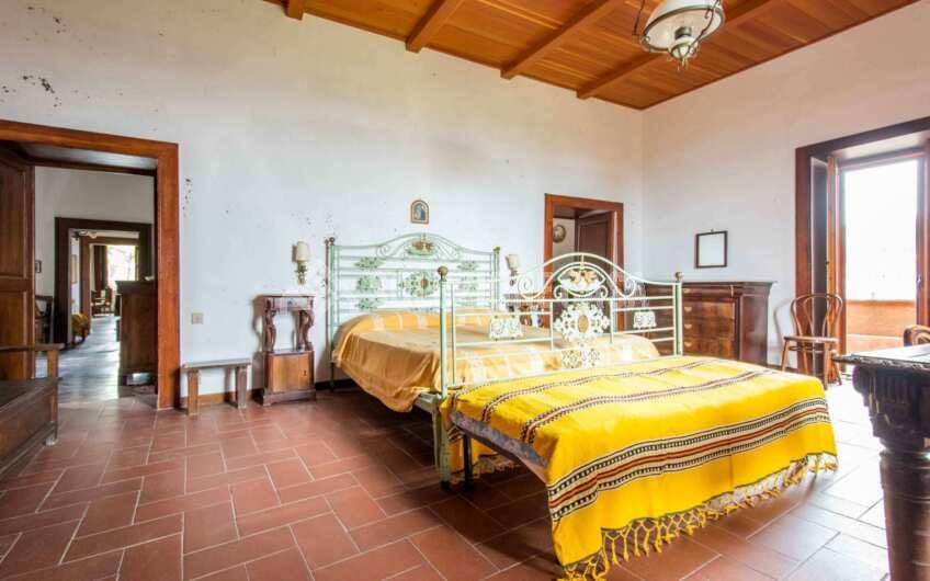 SC1382 Ancient Historical house in the very heart of Cilento