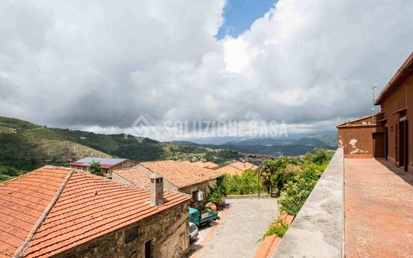 SC1382 Ancient Historical house in the very heart of Cilento
