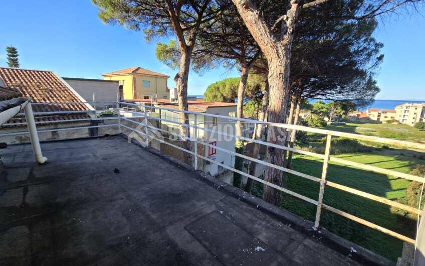 SC1385 Fabbricato con loggia vista mare sul corso di Santa Maria di Castellabate