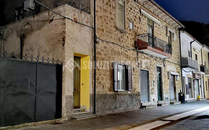 SC1385 Fabbricato con loggia vista mare sul corso di Santa Maria di Castellabate