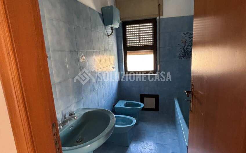 SCD1392 Appartamento su due livelli con giardino e vista mare a Sapri