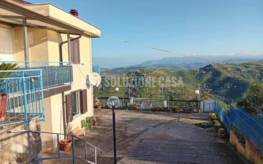 SC1388 Villa su due livelli in posizione panoramica a Castellabate