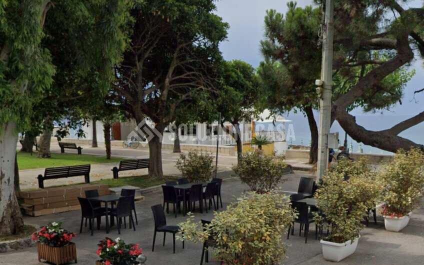 SCD1395 Avviatissima attività caffetteria/gelateria in vendita a Villammare – Golfo di Policastro
