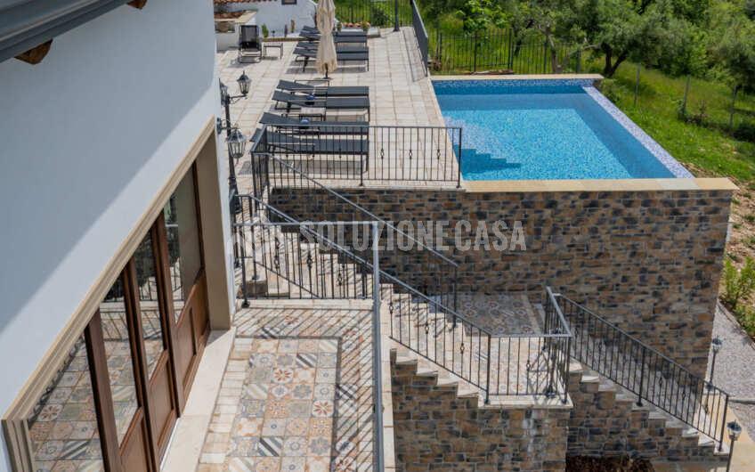SC1405 Prestigiosa Villa panoramica con piscina a sfioro nel Cilento